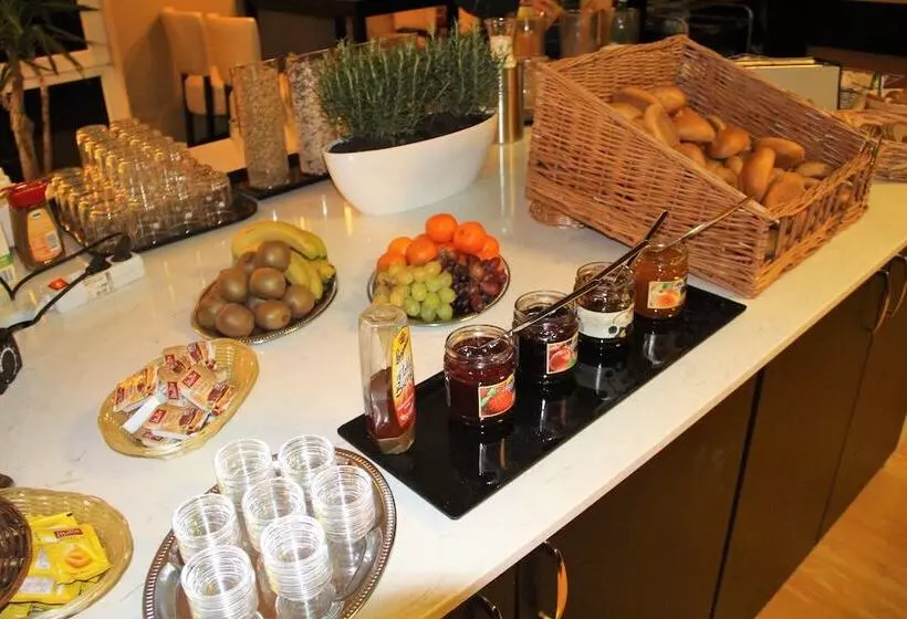 Check Inn Hotel Merseburg