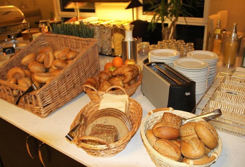 Check Inn Hotel Merseburg