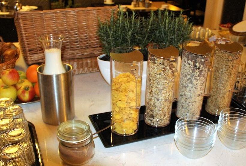 Check Inn Hotel Merseburg