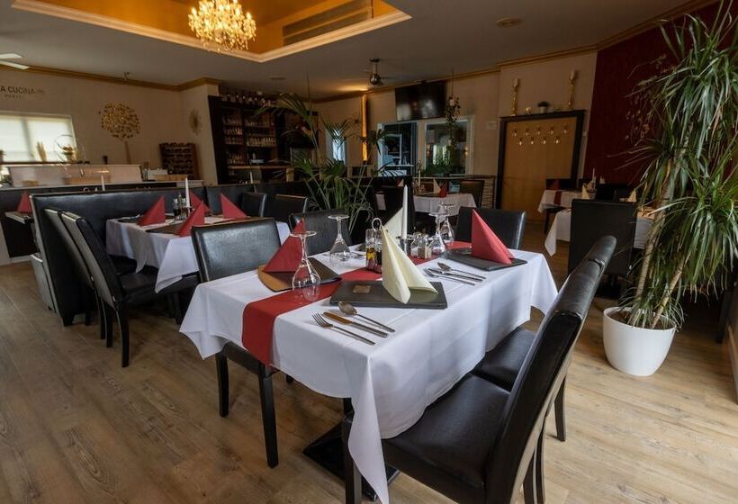 Check Inn Hotel Merseburg