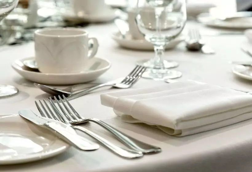 Coast Coal Harbour Vancouver Hotel By Apa