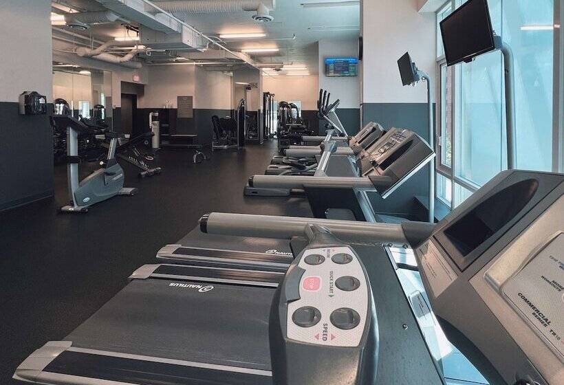 Coast Coal Harbour Vancouver Hotel By Apa