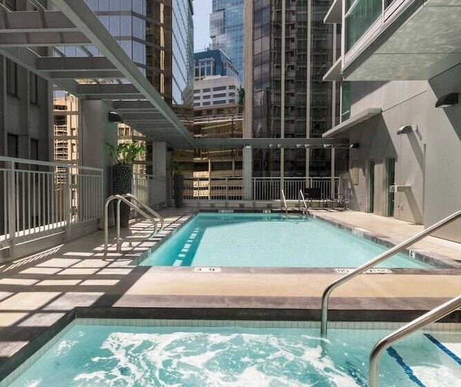 Coast Coal Harbour Vancouver Hotel By Apa