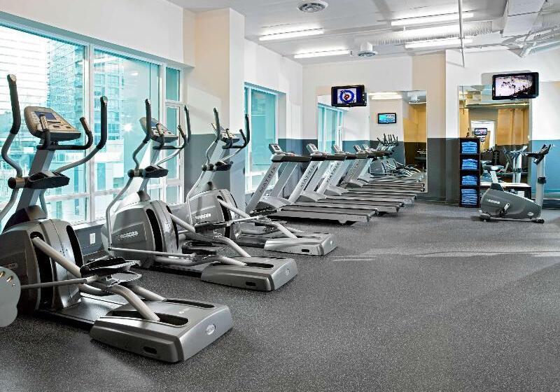 Coast Coal Harbour Vancouver Hotel By Apa