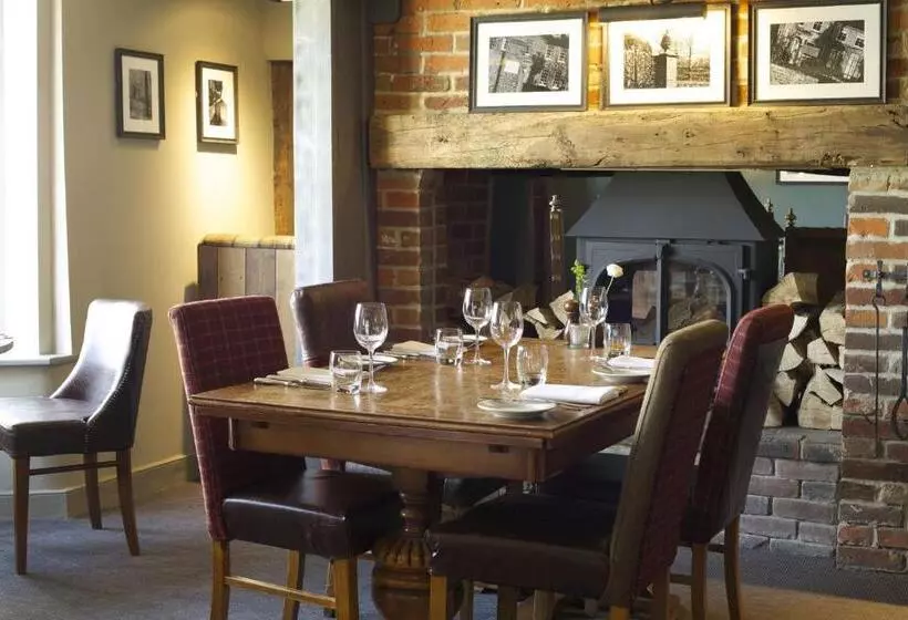 Отель Crab & Boar