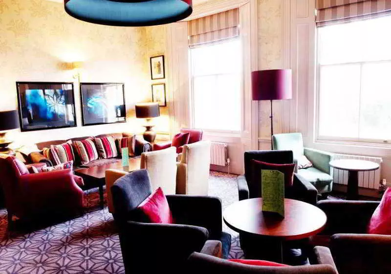 酒店 De Vere Venues Uplands House