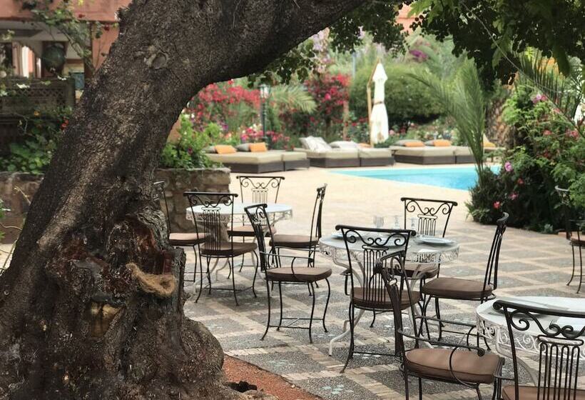 Hotel Domaine De La Roseraie Resort