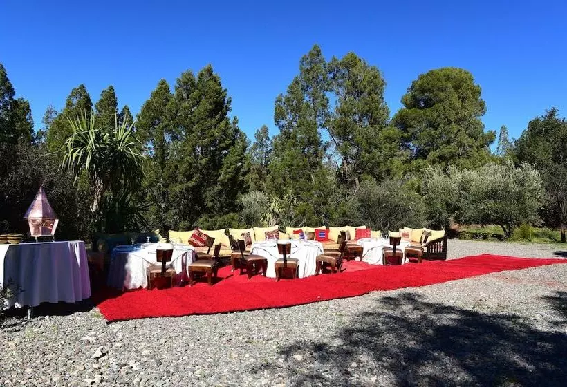 هتل Domaine De La Roseraie Resort