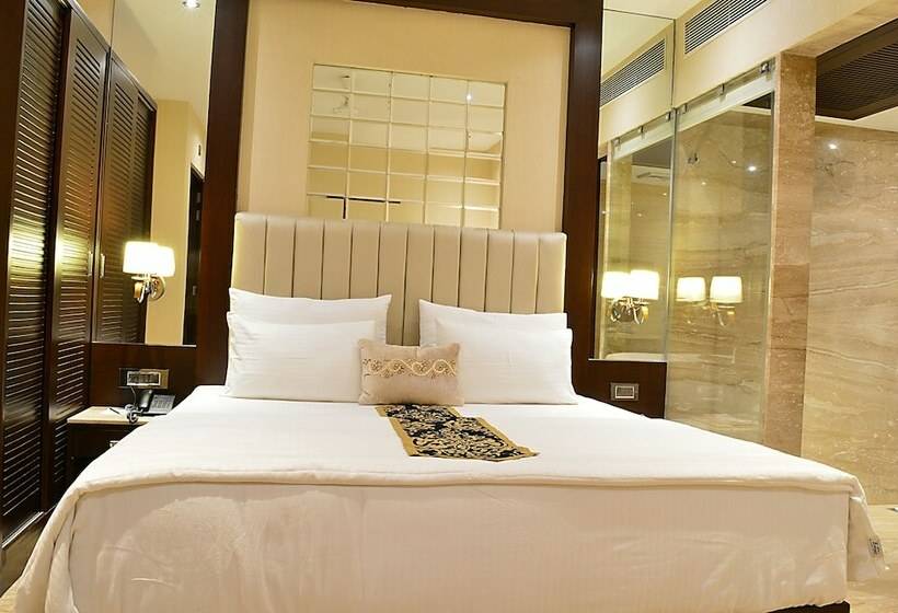 בית מלון כפרי Emperor Palms At Karol Bagh