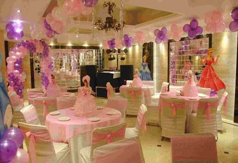 בית מלון כפרי Emperor Palms At Karol Bagh