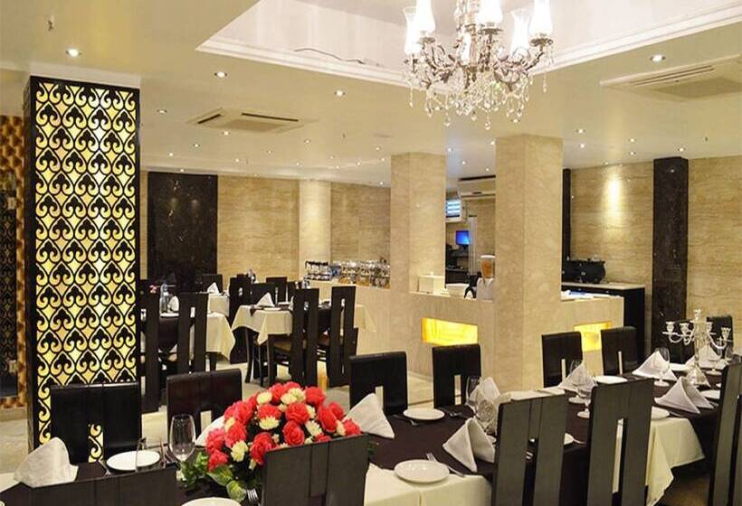 בית מלון כפרי Emperor Palms At Karol Bagh