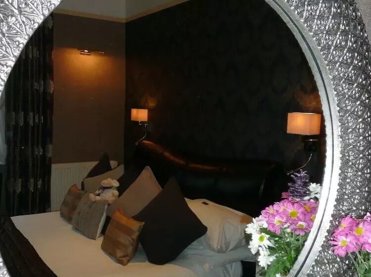 هتل Glenville House   Adults Only   Incl Free Off Site Health Club With Swimming Pool, Hot Tub, Sauna &