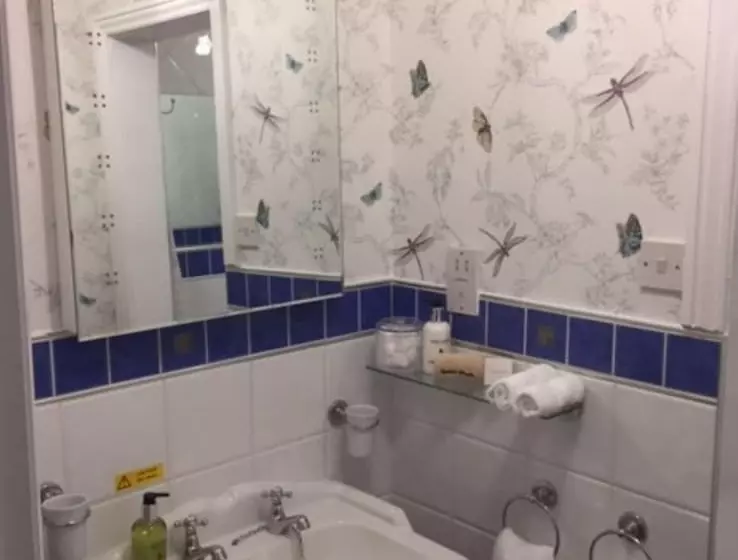 هتل Glenville House   Adults Only   Incl Free Off Site Health Club With Swimming Pool, Hot Tub, Sauna &