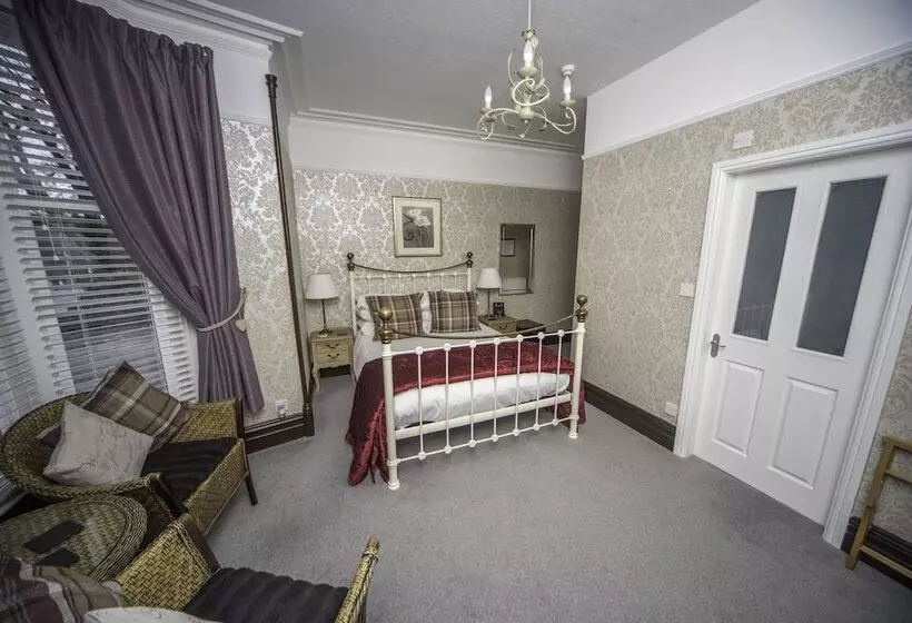 هتل Glenville House   Adults Only   Incl Free Off Site Health Club With Swimming Pool, Hot Tub, Sauna &