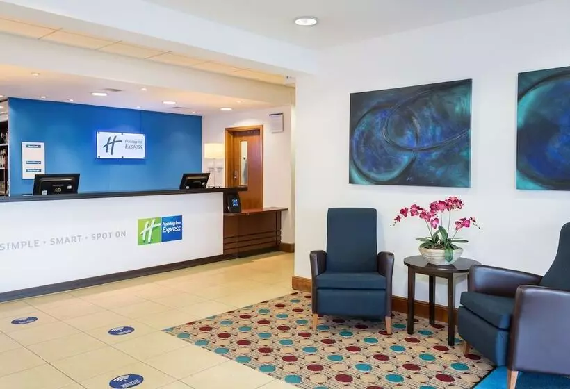 בית מלון כפרי Holiday Inn Express Braintree, An Ihg
