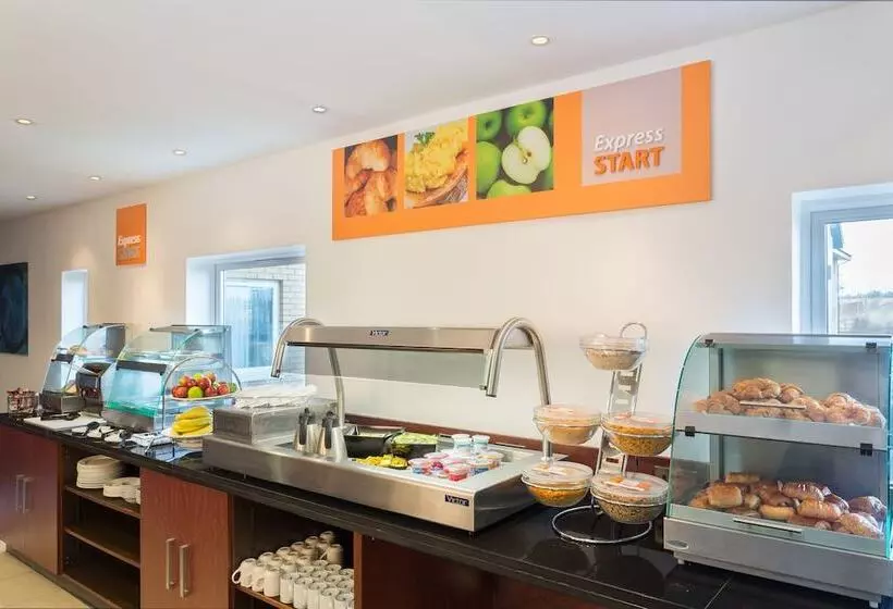 בית מלון כפרי Holiday Inn Express Braintree, An Ihg