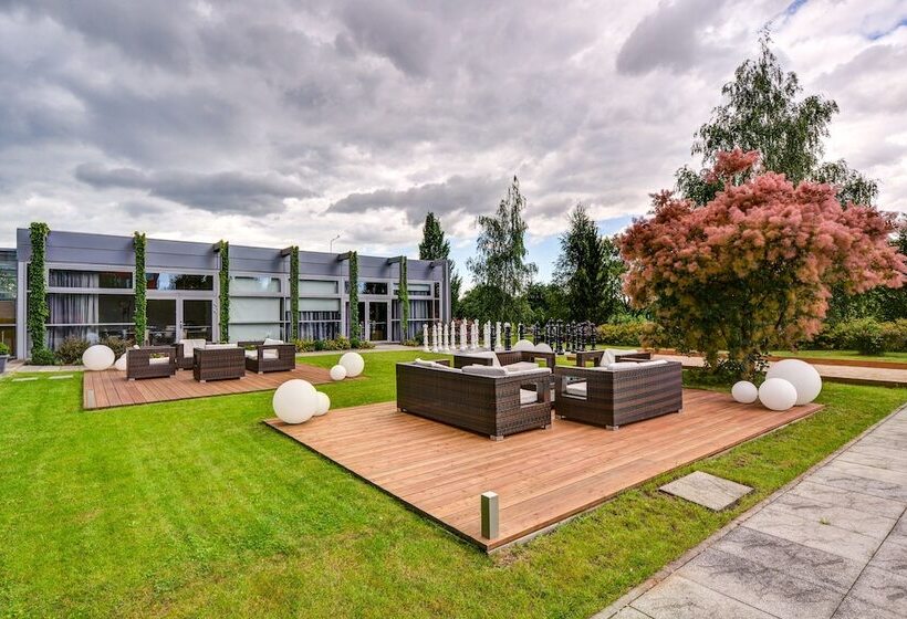 هتل Holiday Inn Prague Airport, An Ihg