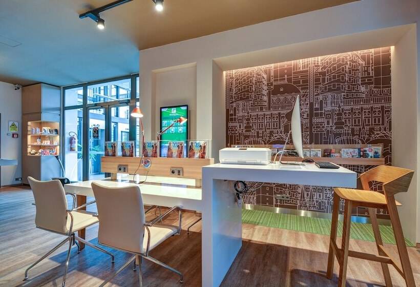 هتل Holiday Inn Prague Airport, An Ihg