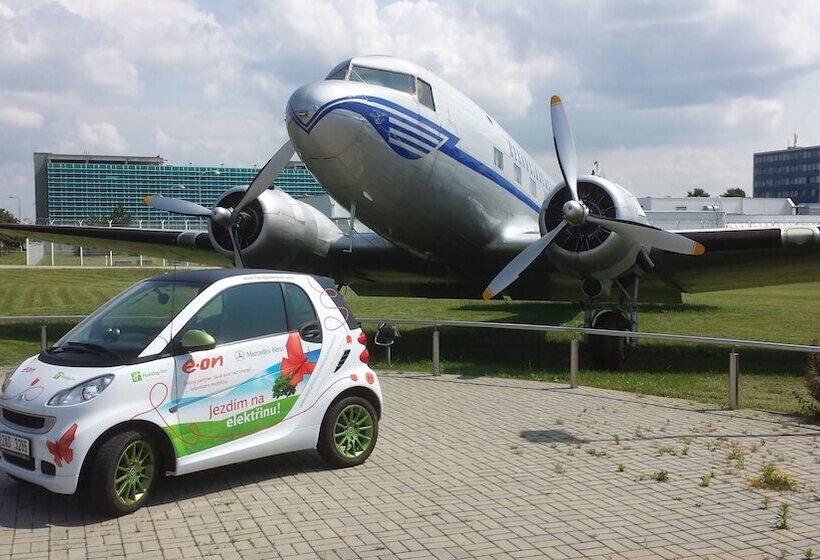هتل Holiday Inn Prague Airport, An Ihg