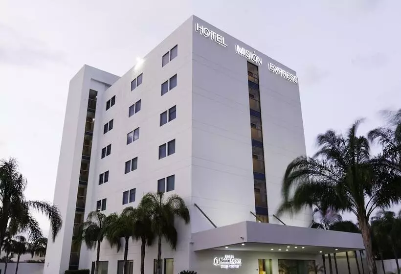 Отель Mision Express Merida Altabrisa