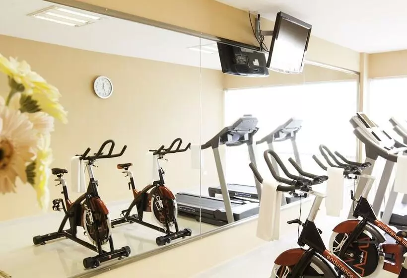 Отель Mision Express Merida Altabrisa