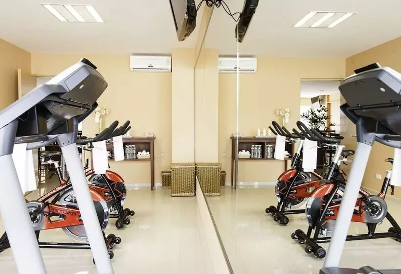 Отель Mision Express Merida Altabrisa