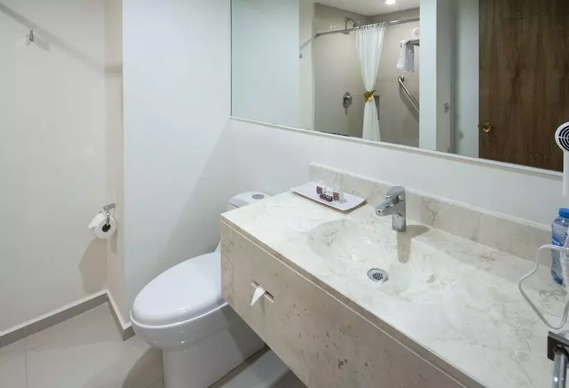 Отель Mision Express Merida Altabrisa