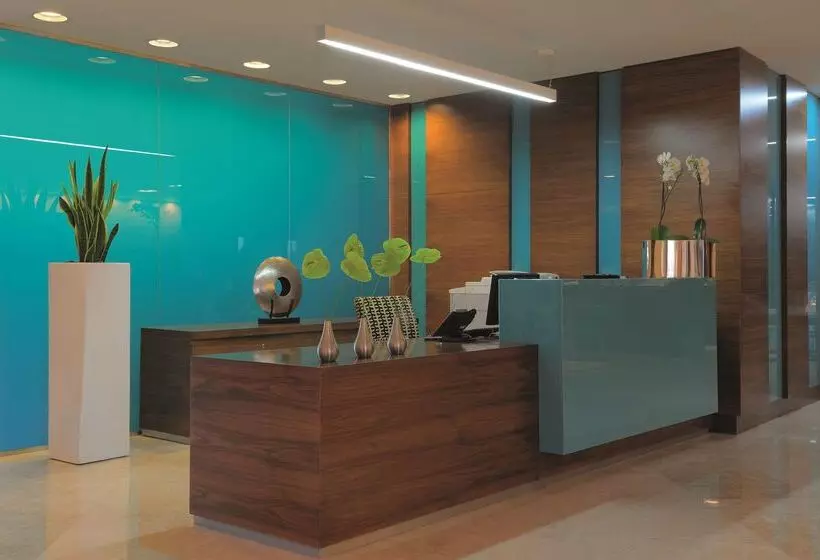 Radisson Blu Hotel, Abu Dhabi Yas Island