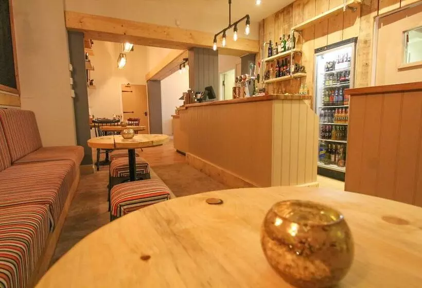 Отель Scarborough Travel And Holiday Lodge