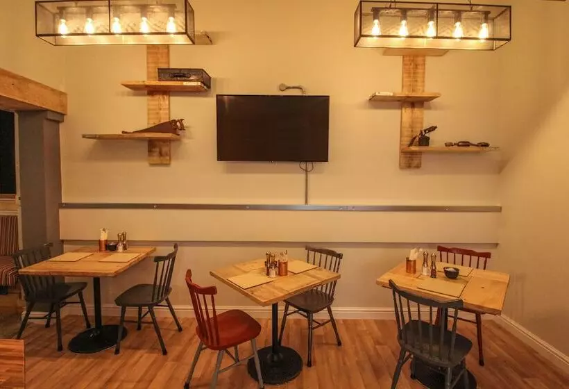 Отель Scarborough Travel And Holiday Lodge