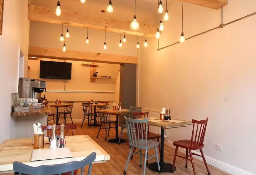 Отель Scarborough Travel And Holiday Lodge