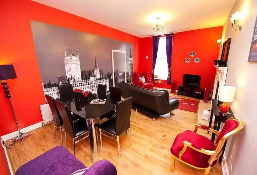 Отель Scarborough Travel And Holiday Lodge