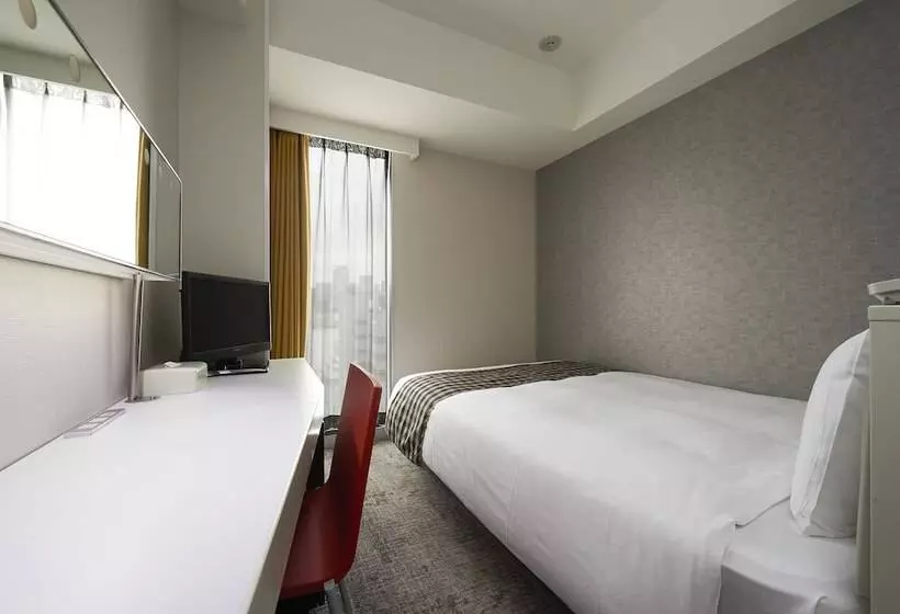 Отель Sotetsu Fresa Inn Shimbashi Karasumoriguchi