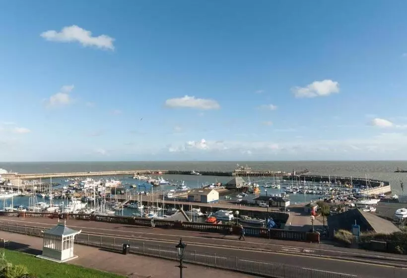 酒店 The Royal Harbour