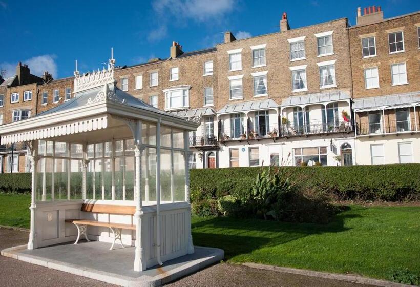 호텔 The Royal Harbour