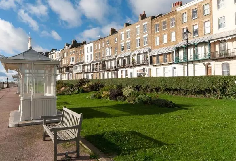 酒店 The Royal Harbour