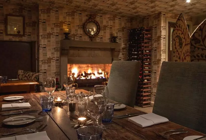 Hotel The White Swan Inn