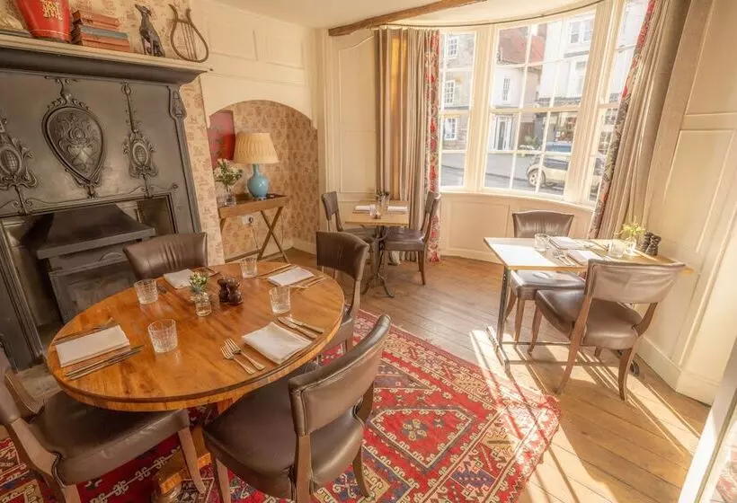 Hotel The White Swan Inn