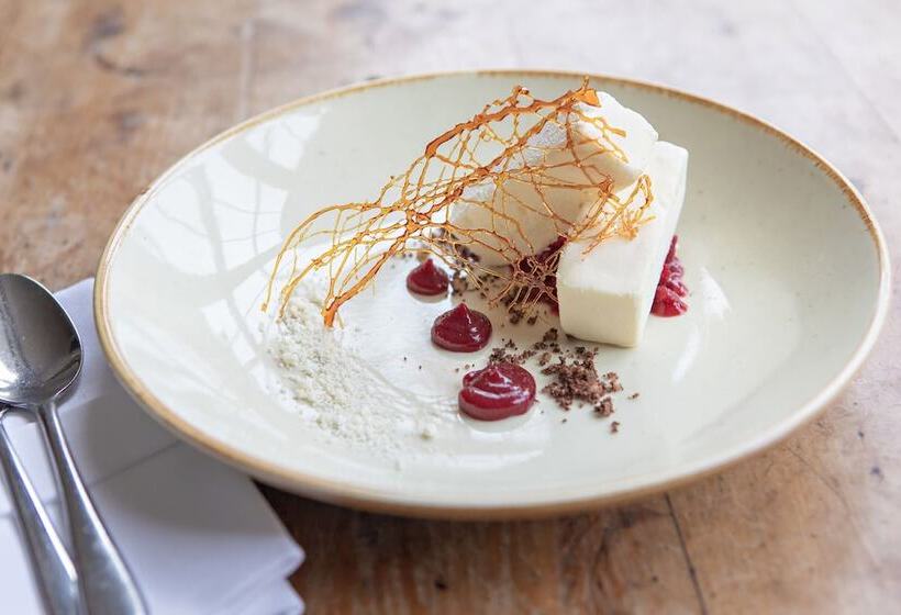 호텔 The White Swan Inn