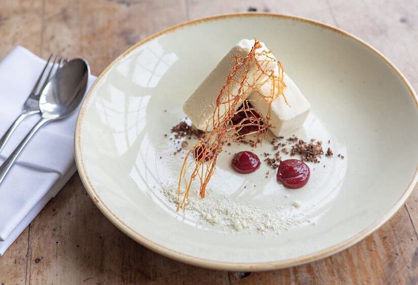 호텔 The White Swan Inn