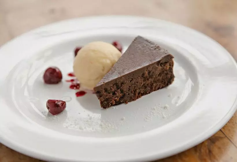 Hotel The White Swan Inn