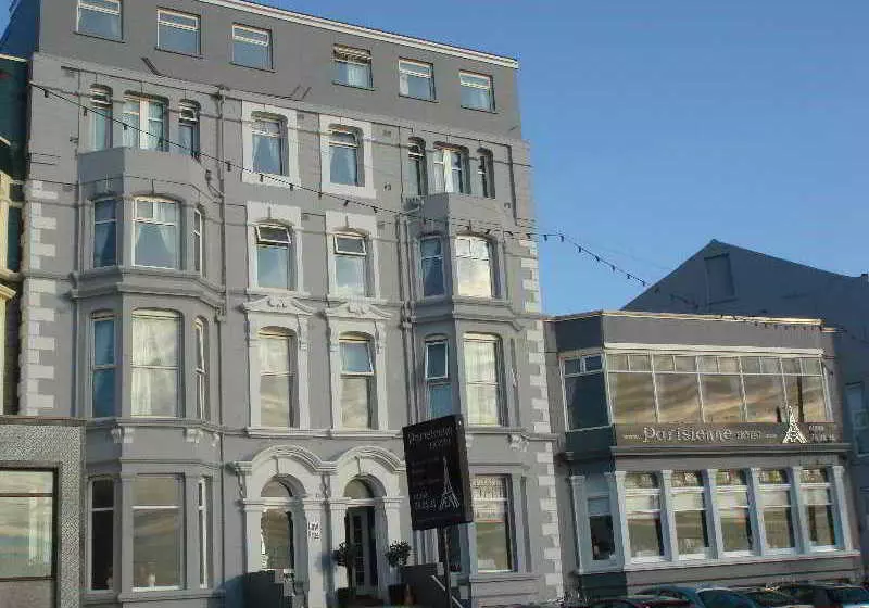 ホテル The Parisienne