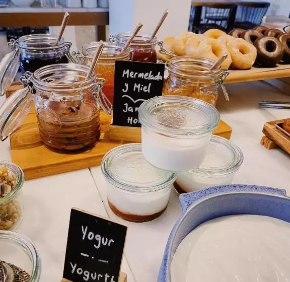 Retkeilymaja Latroupe La Granja