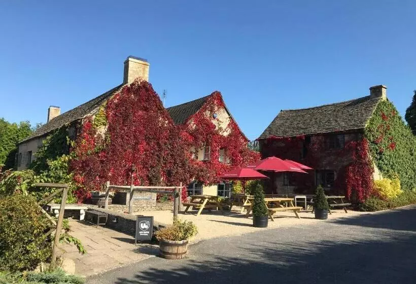 Aamiaismajoitus (B&B) The Bell At Sapperton