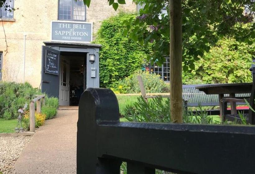 צימר The Bell At Sapperton