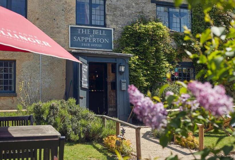 צימר The Bell At Sapperton