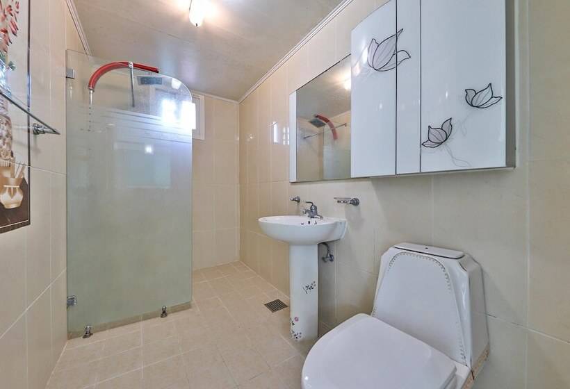 Ganghwa Badatgashimteo Pension