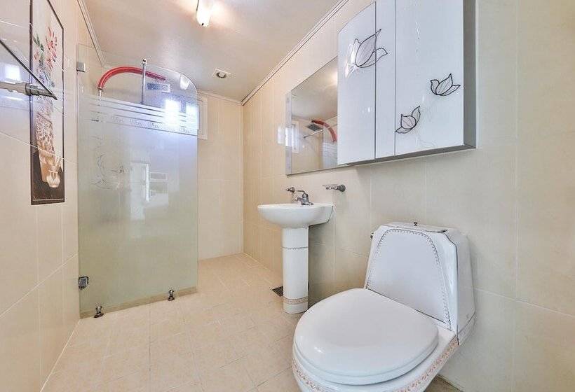 Ganghwa Badatgashimteo Pension