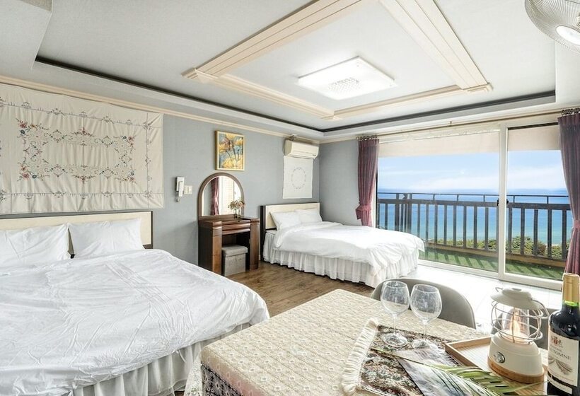 Ganghwa Badatgashimteo Pension