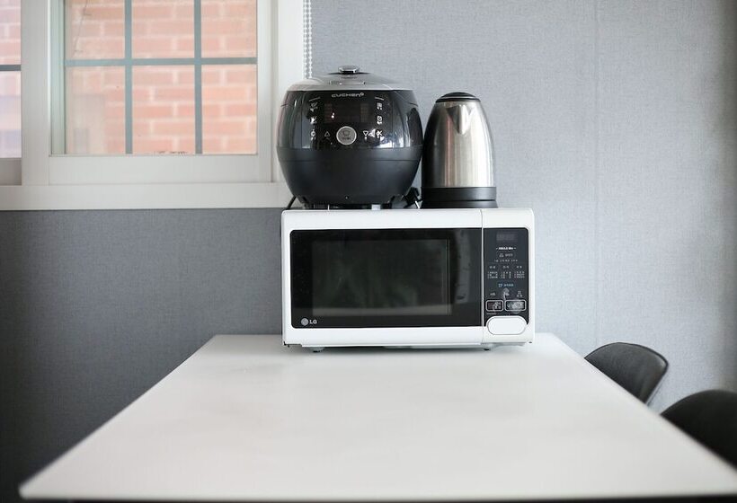 Ganghwa Badatgashimteo Pension